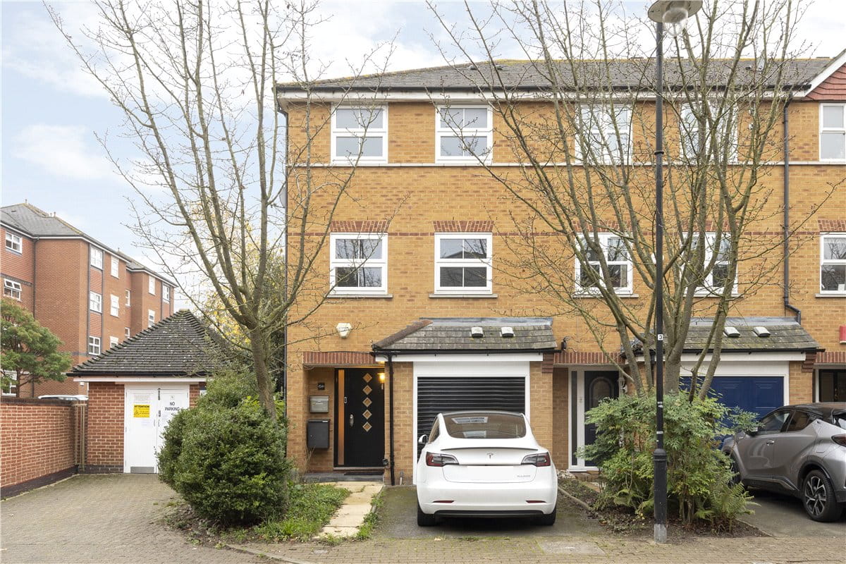 5 bedroom house, Elderfield Place, Heritage Park/Tooting Bec SW17 - Sold