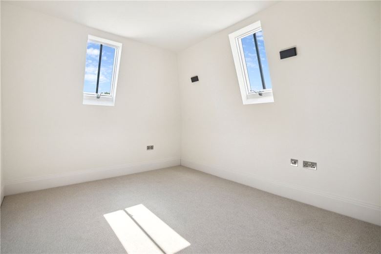 3 bedroom flat, Bellevue Road, London SW17 - Sold