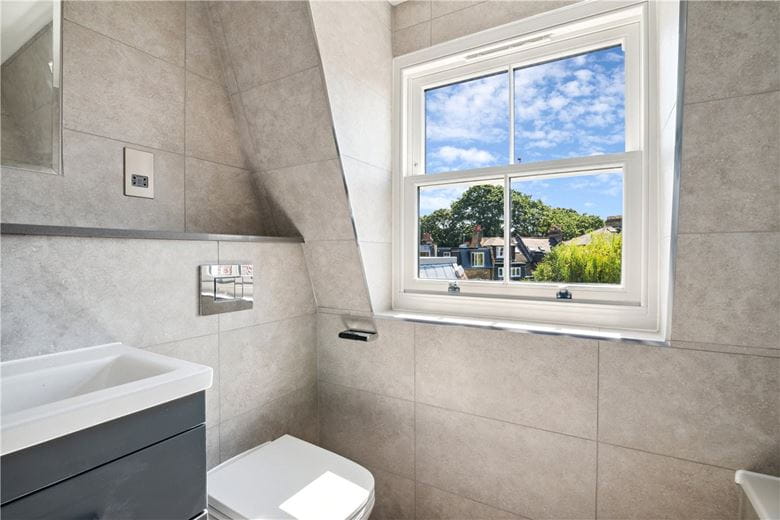 3 bedroom flat, Bellevue Road, London SW17 - Sold