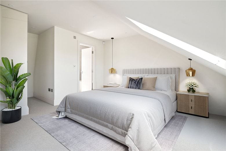 3 bedroom flat, Bellevue Road, London SW17 - Sold