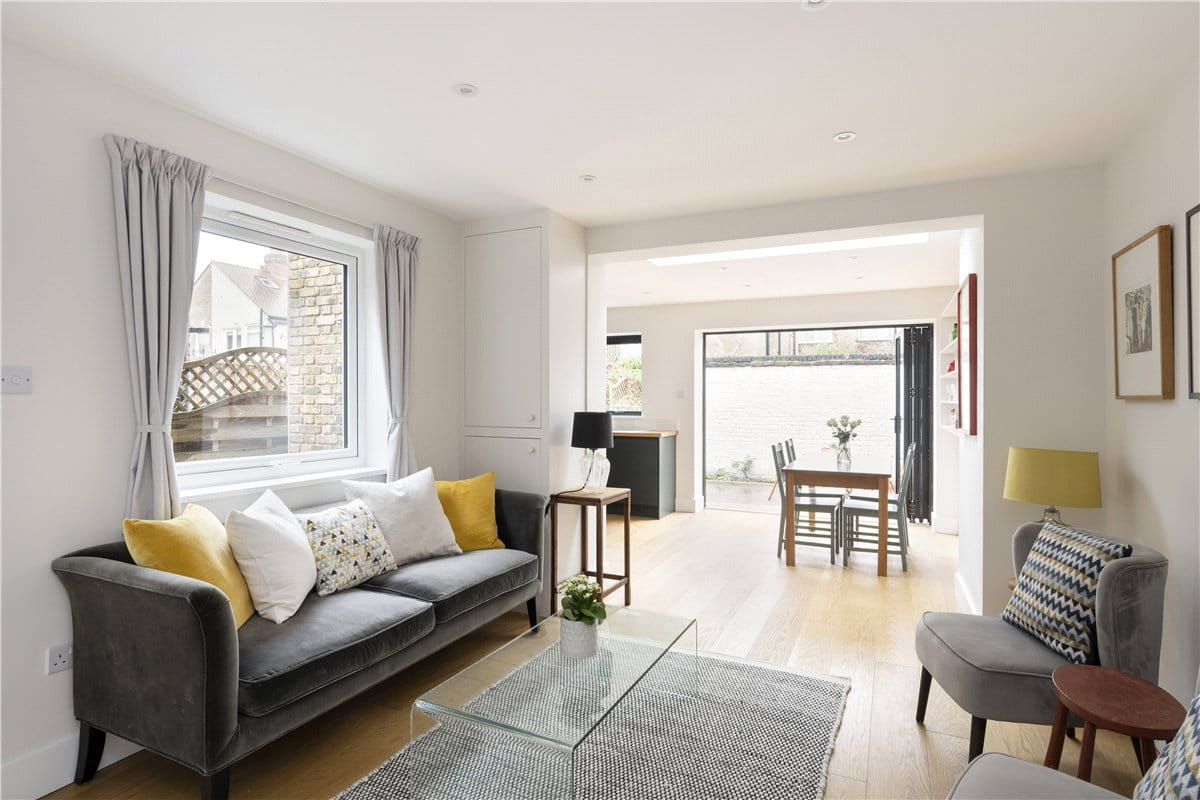 2 bedroom maisonette, Boundary Road, London SW19 - Sold
