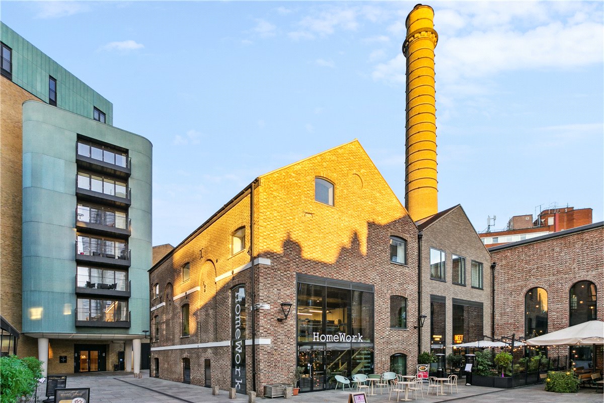 3 bedroom flat, Dray House, RAM Quarter SW18 - Available