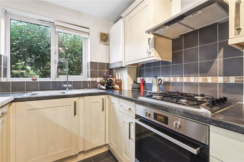 2 bedroom flat, St. James's Drive, London SW12 - Sold STC