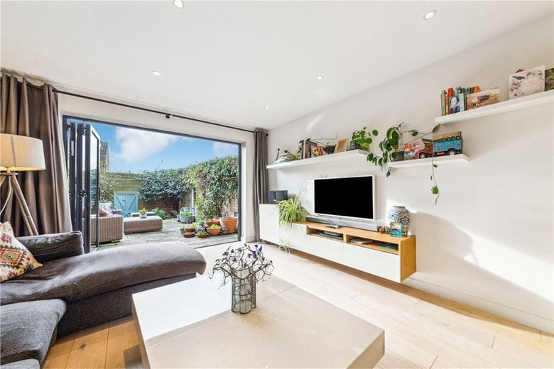 2 bedroom house, St. Peter's Close, London SW17 - Sold STC