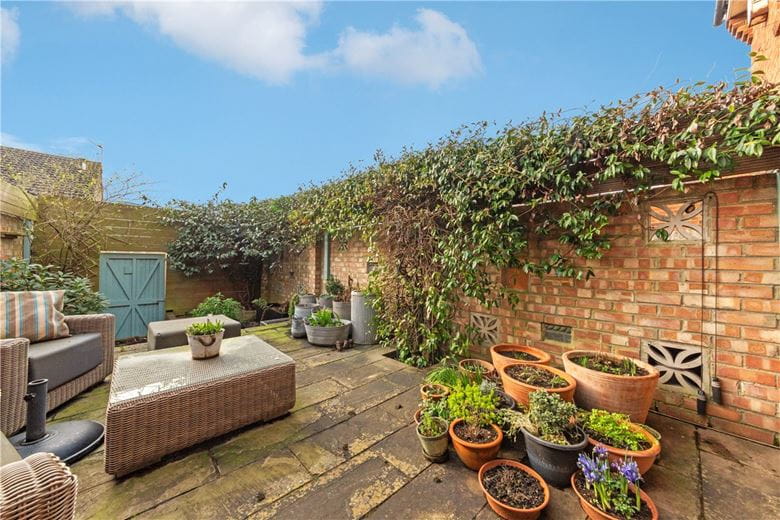 2 bedroom house, St. Peter's Close, London SW17 - Sold STC