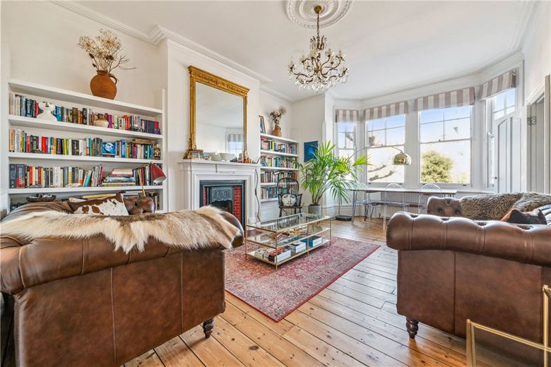 2 bedroom flat, Mayford Road, London SW12 - Sold STC