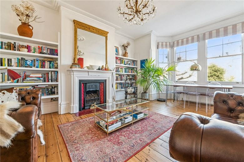 2 bedroom flat, Mayford Road, London SW12 - Sold