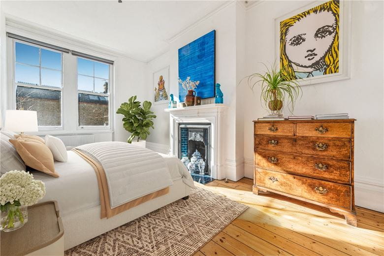 2 bedroom flat, Mayford Road, London SW12 - Sold STC