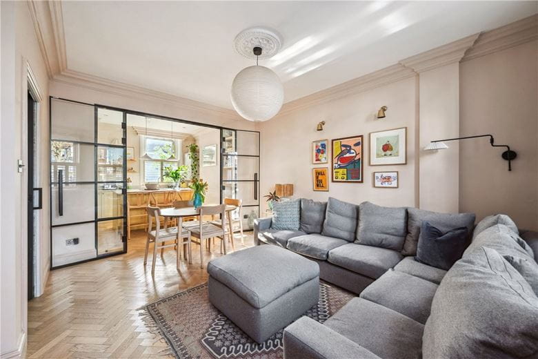2 bedroom flat, Barmouth Road, London SW18 - Sold STC
