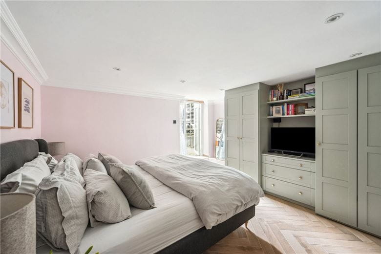 2 bedroom flat, Barmouth Road, London SW18 - Sold STC