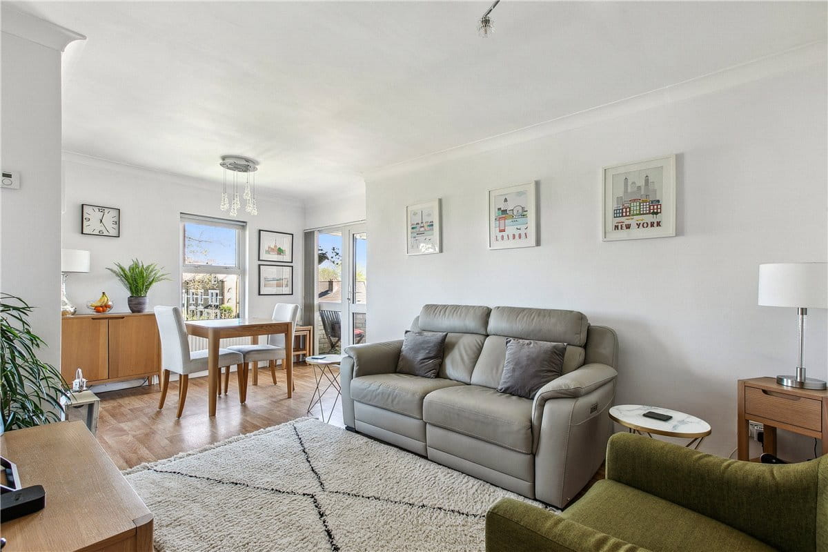 1 bedroom flat, Bedford Hill, London SW12 - Sold STC