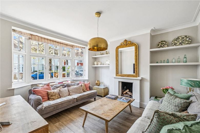 4 bedroom house, Marham Gardens, London SW18 - Available