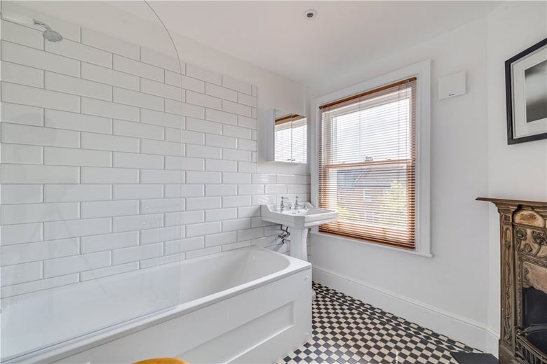 5 bedroom house, Calbourne Road, London SW12 - Sold STC