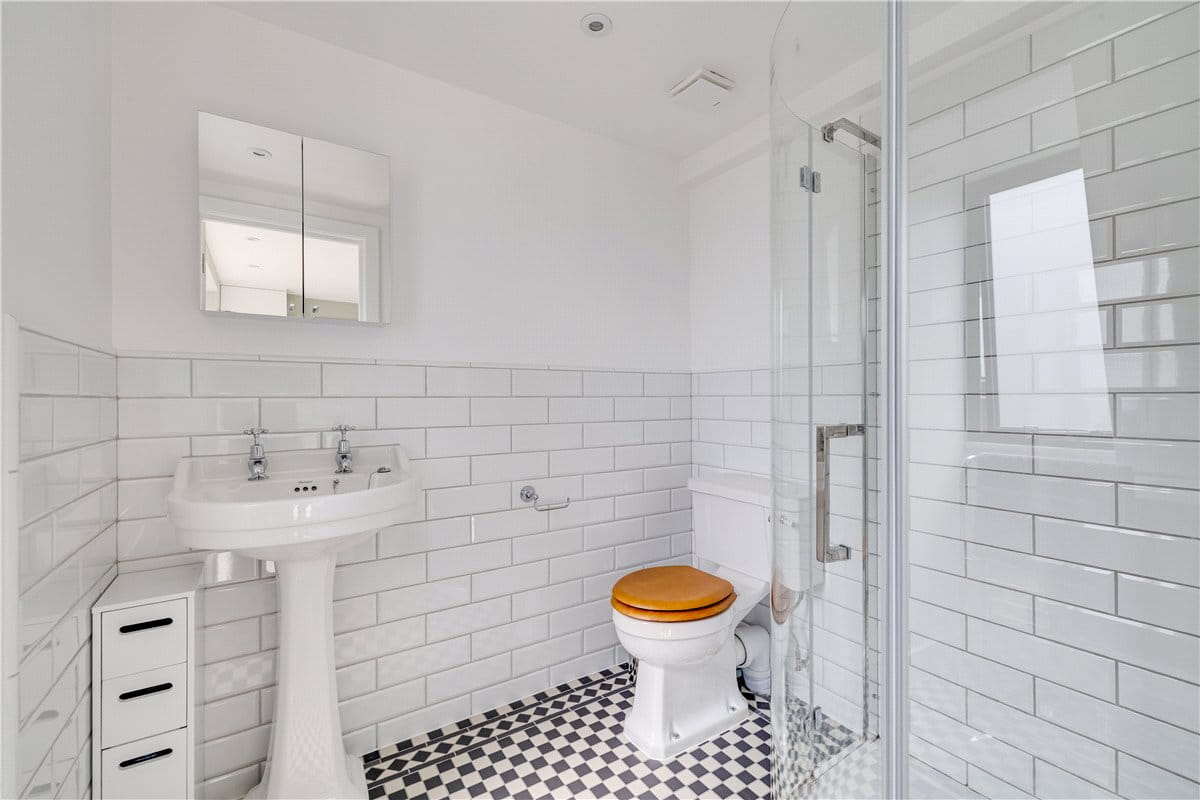 5 bedroom house, Calbourne Road, London SW12 - Sold STC