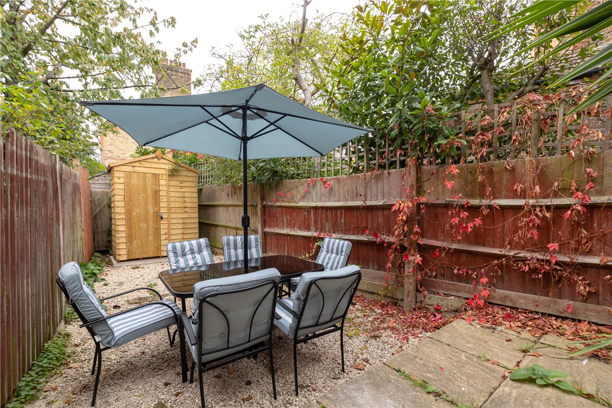 2 bedroom flat, Nightingale Lane, London SW12 - Available