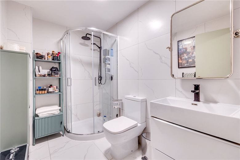 2 bedroom flat, Nightingale Lane, London SW12 - Available