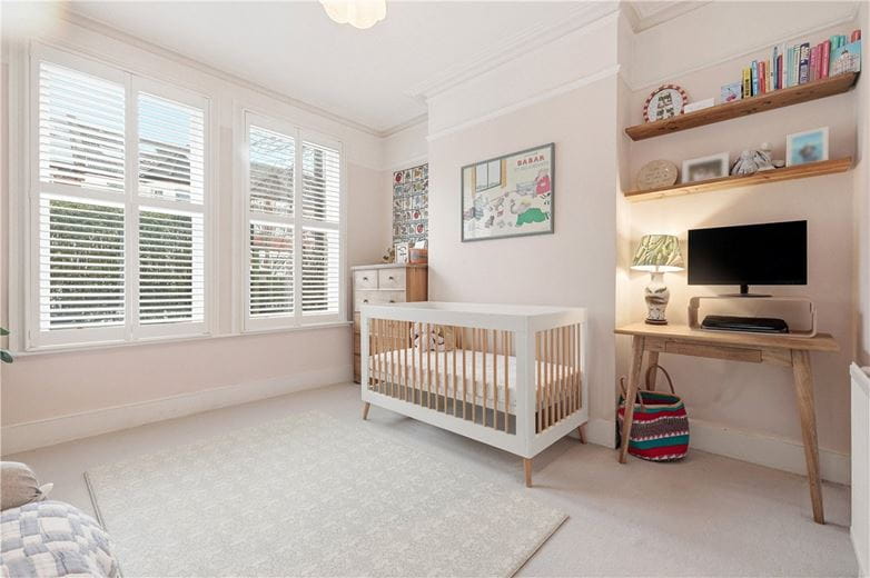 2 bedroom maisonette, Nevis Road, London SW17 - Available