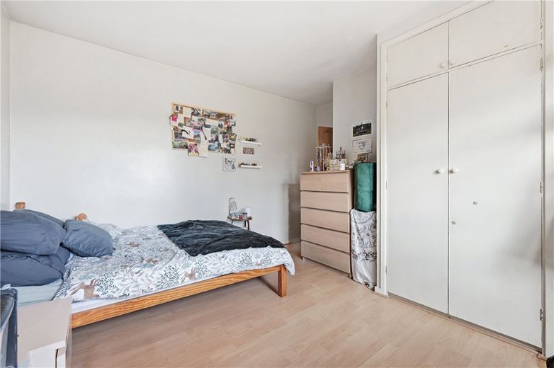 4 bedroom flat, Bolingbroke Grove, London SW11 - Available
