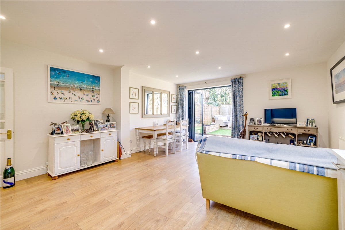 2 bedroom maisonette, Birdhurst Road, London SW18 - Available