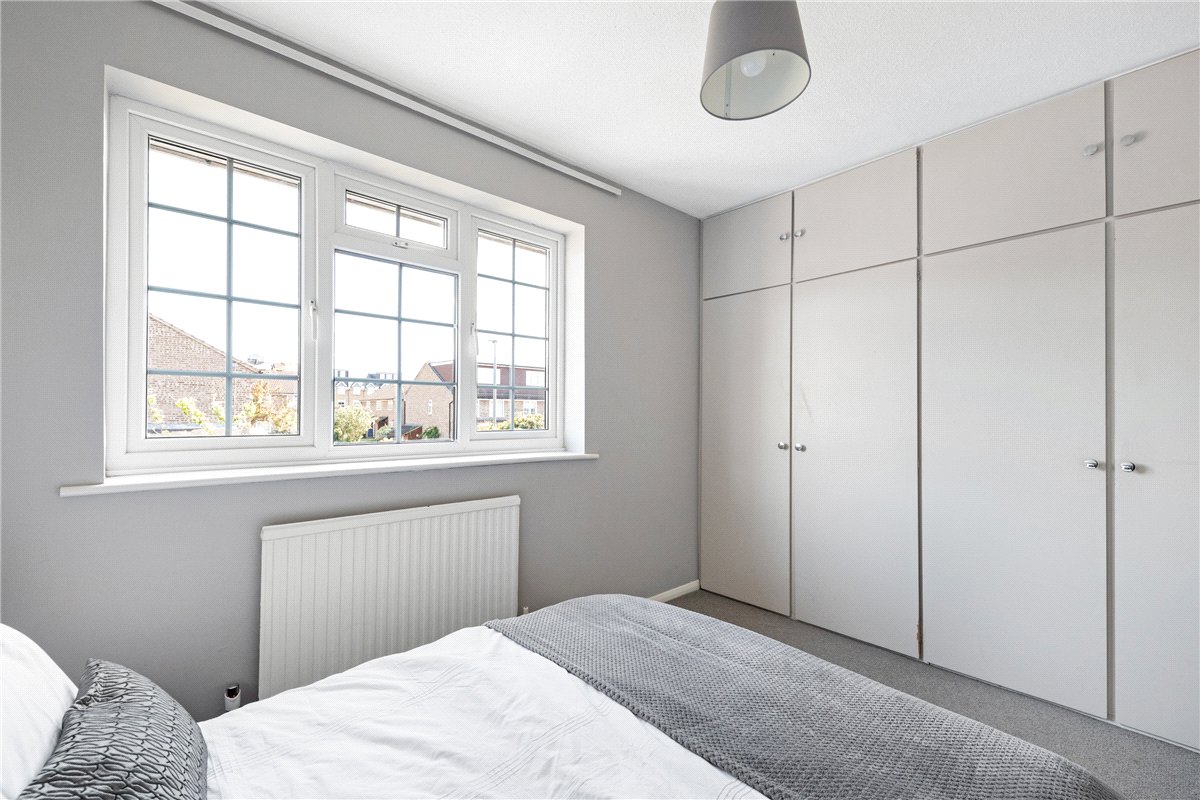 2 bedroom house, St. Benets Close, London SW17 - Available