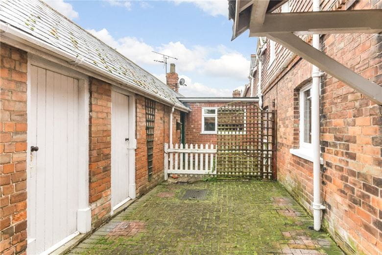 3 bedroom cottage, Main Street, Swine HU11 - Sold