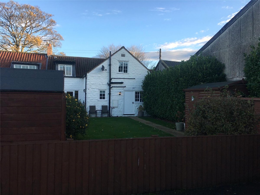2 bedroom house, Wintringham, Malton YO17 - Available
