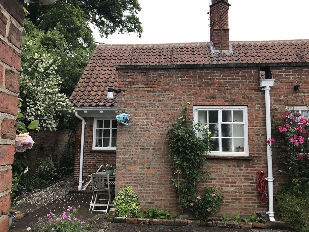  bedroom bungalow, Main Street, Heslington YO10 - Available