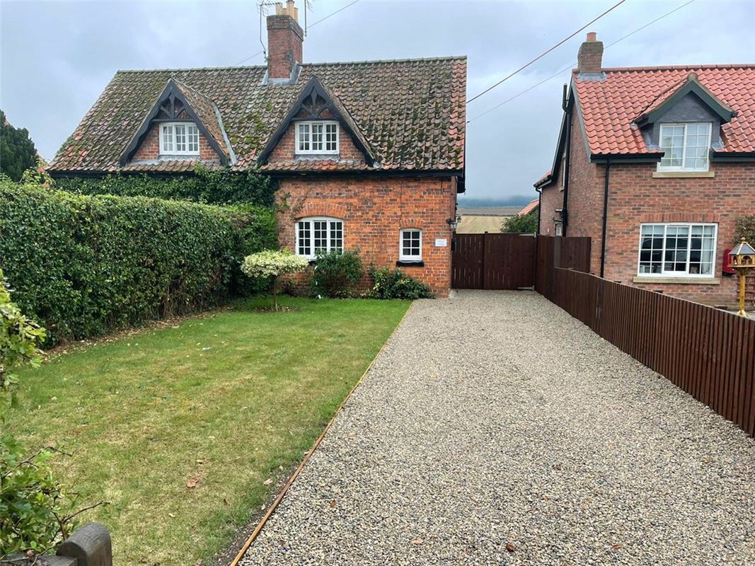 3 bedroom cottage, Wintringham, Malton YO17 - Let Agreed