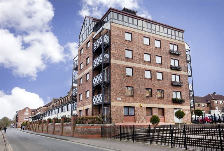 1 bedroom flat, Postern Close, York YO23