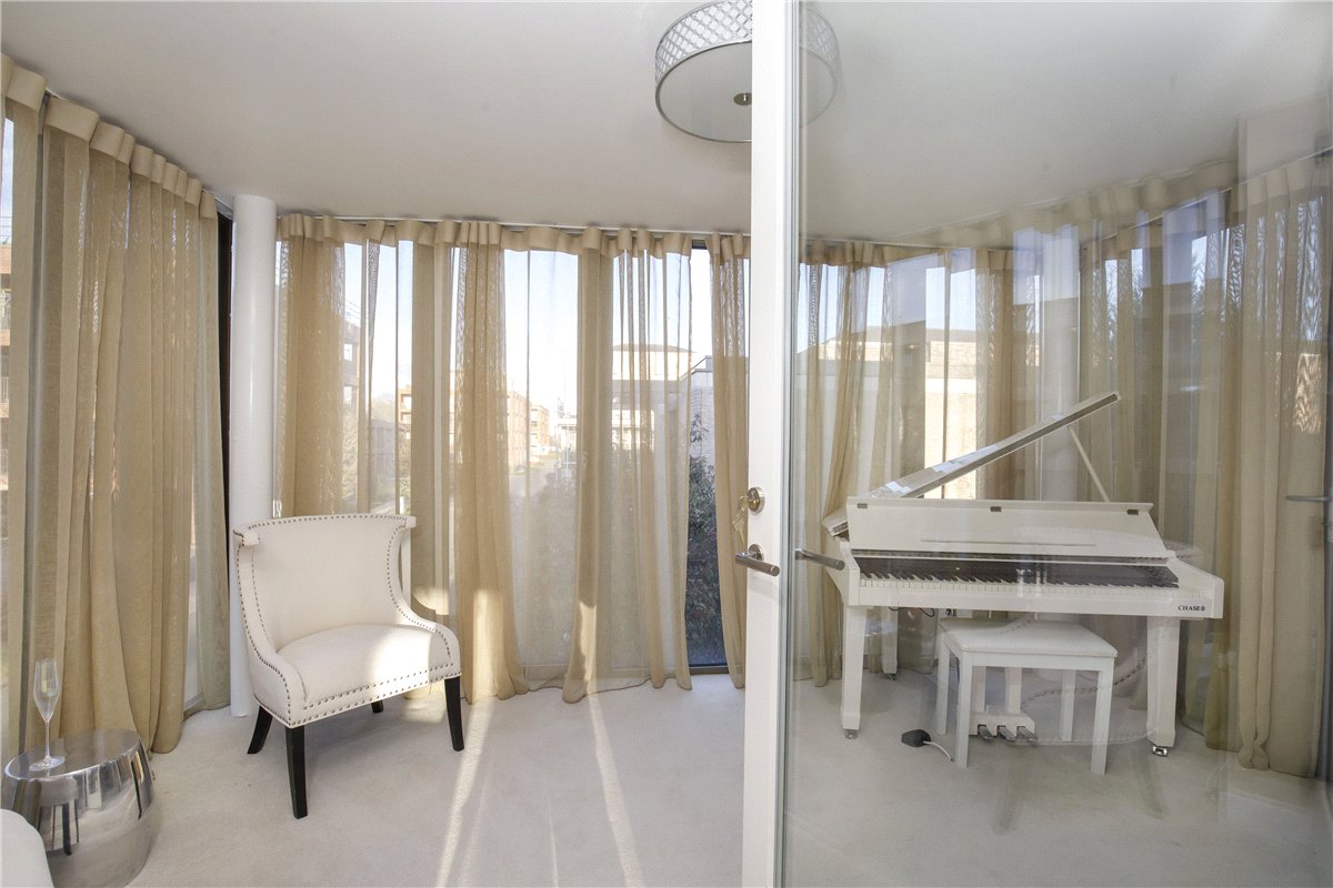 4 bedroom house, Clock Tower Way, York YO23 - Available