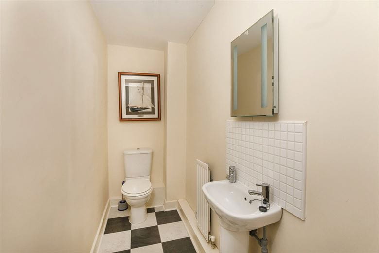 3 bedroom house, Waterside Gardens, York YO31