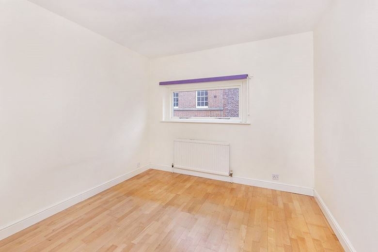 1 bedroom flat, St. Andrewgate, York YO1
