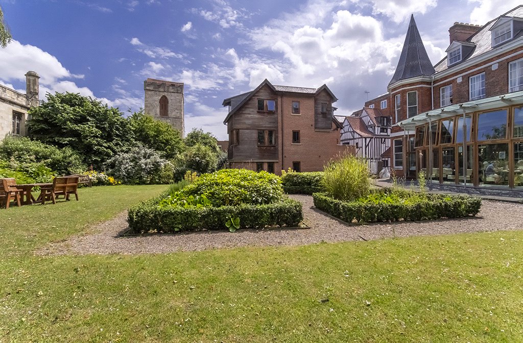 2 bedroom flat, Low Petergate, York YO1