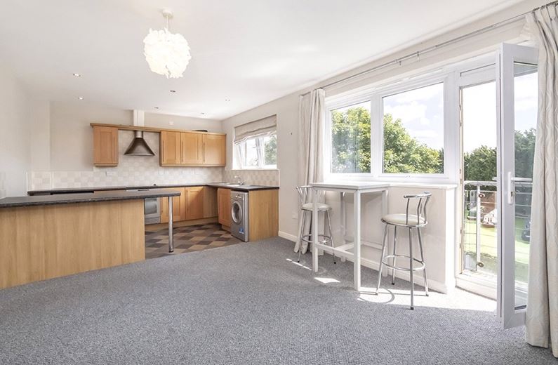 2 bedroom flat, The Waterfront, Selby YO8