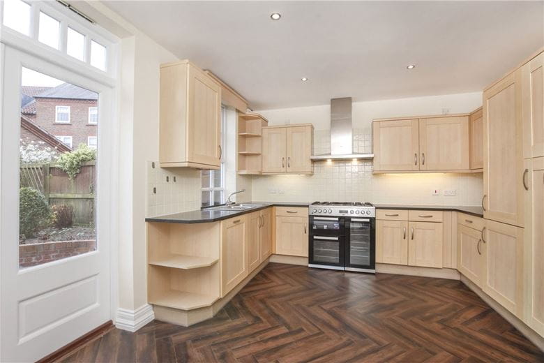 4 bedroom house, Grosvenor Park, York YO30 - Available