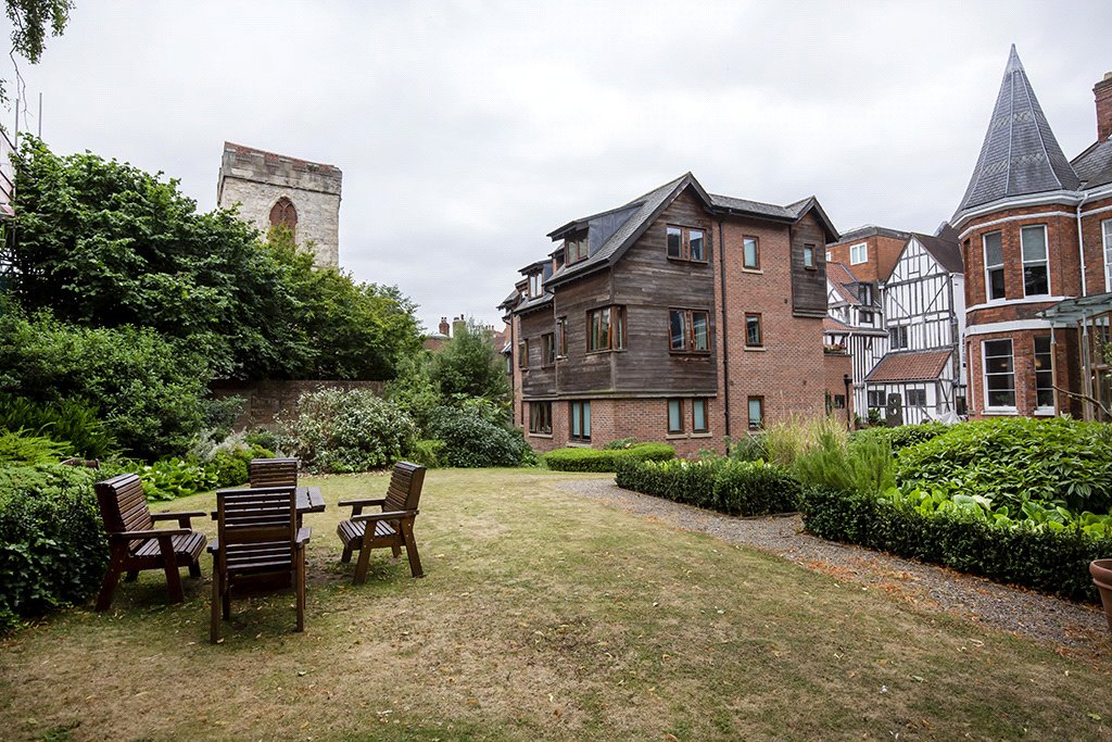 1 bedroom flat, Low Petergate, York YO1