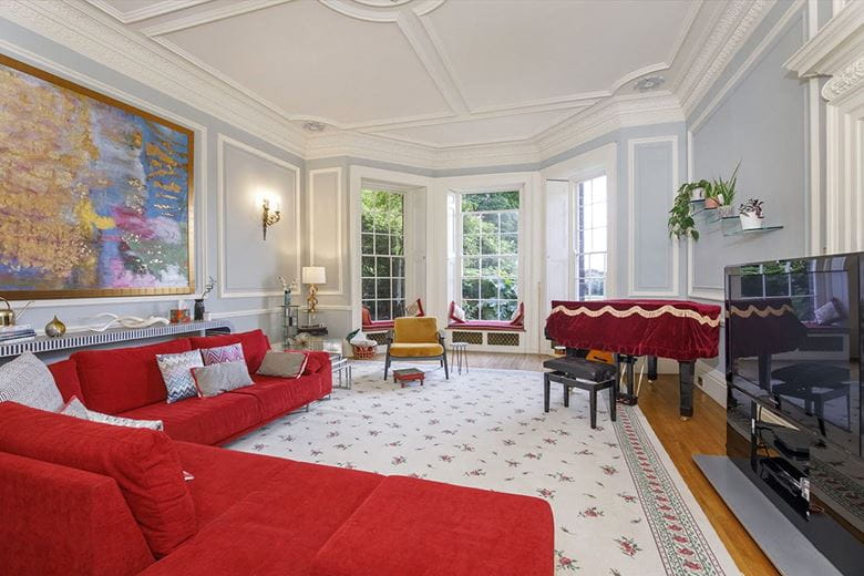 6 bedroom house, Royds Hall, Royds Hall Lane BD12 - Available