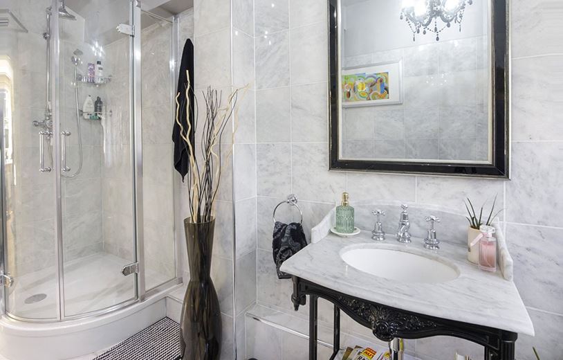 6 bedroom house, Royds Hall, Royds Hall Lane BD12 - Available