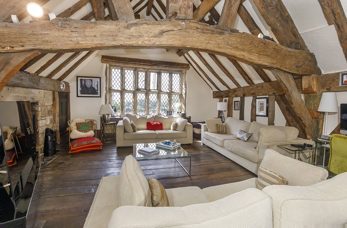 6 bedroom house, Royds Hall, Royds Hall Lane BD12 - Available