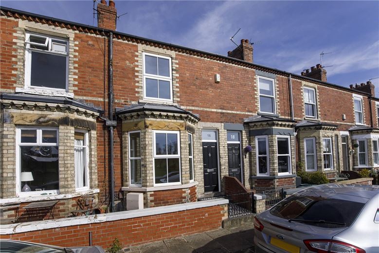 3 bedroom house, Knavesmire Crescent, York YO23