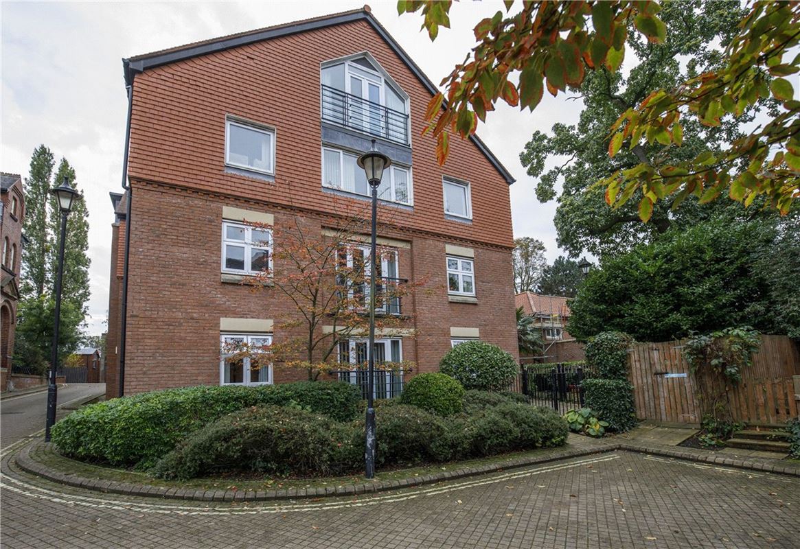 3 bedroom flat, The Avenue, York YO30 - Let Agreed