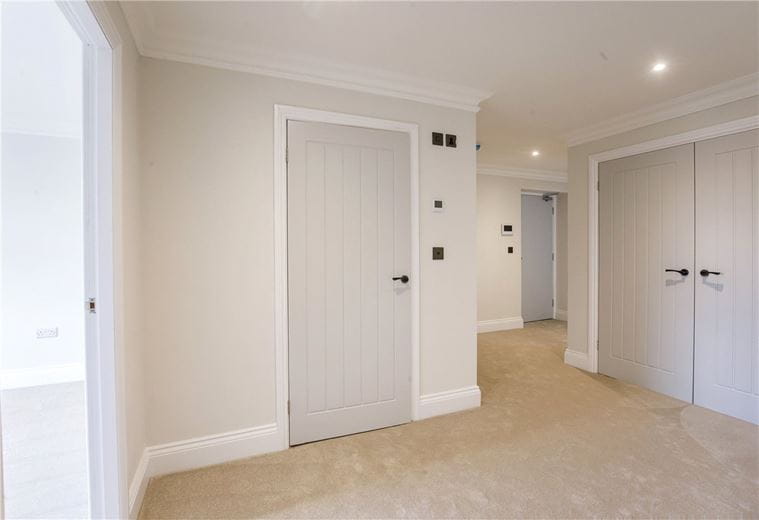 2 bedroom flat, Wayside Crescent, Harrogate HG2 - Available