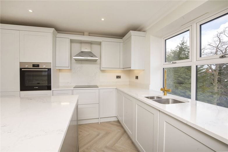 2 bedroom flat, Wayside Crescent, Harrogate HG2 - Available