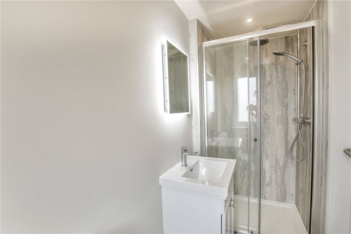 4 bedroom house, Moorland Road, York YO10 - Available