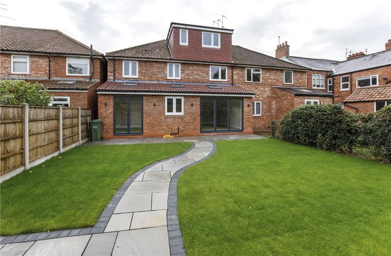 4 bedroom house, Moorland Road, York YO10 - Available