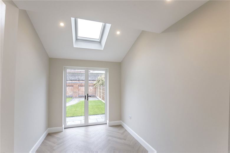 4 bedroom house, Moorland Road, York YO10 - Available