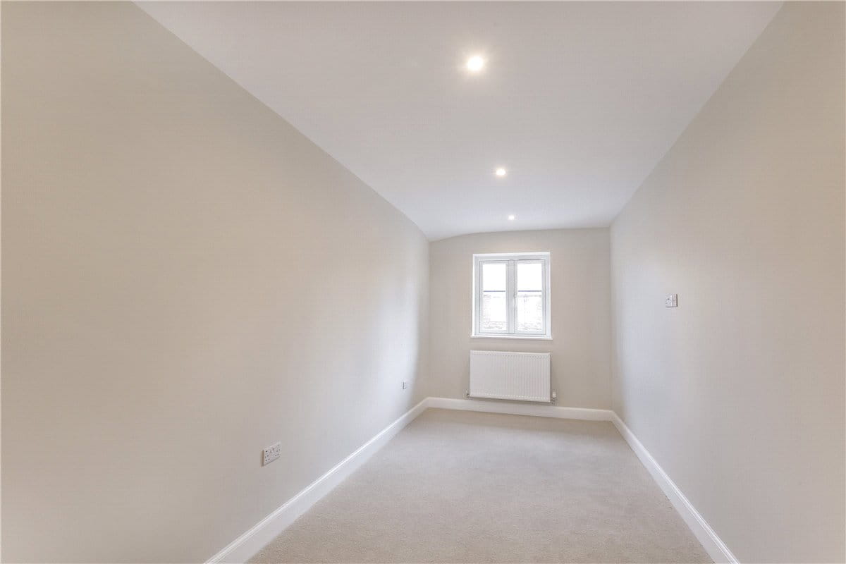4 bedroom house, Moorland Road, York YO10 - Available