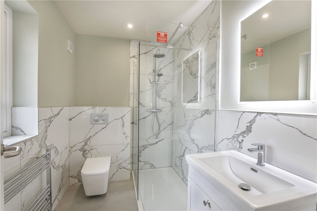 4 bedroom house, Moorland Road, York YO10 - Available