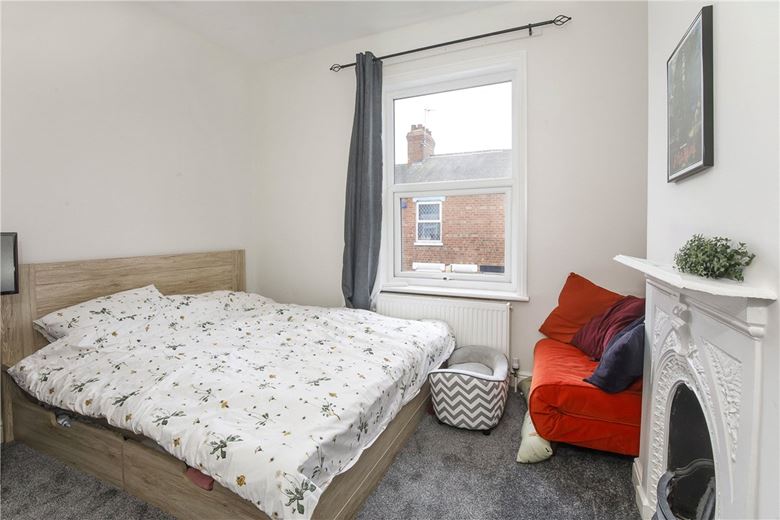 2 bedroom house, Queen Victoria Street, York YO23