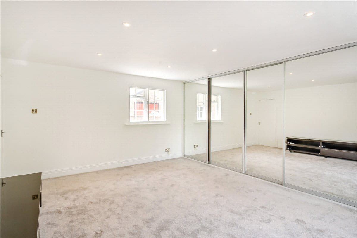 2 bedroom flat, Wentworth Court, Beech Grove HG2 - Let Agreed